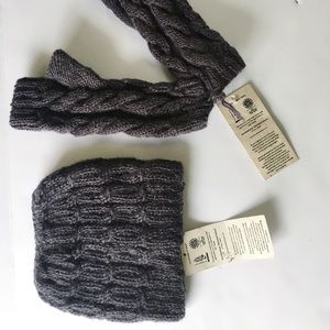 Knitted beanie and hand warmers